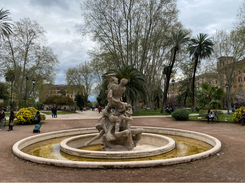 庭園のシンボルオブジェ