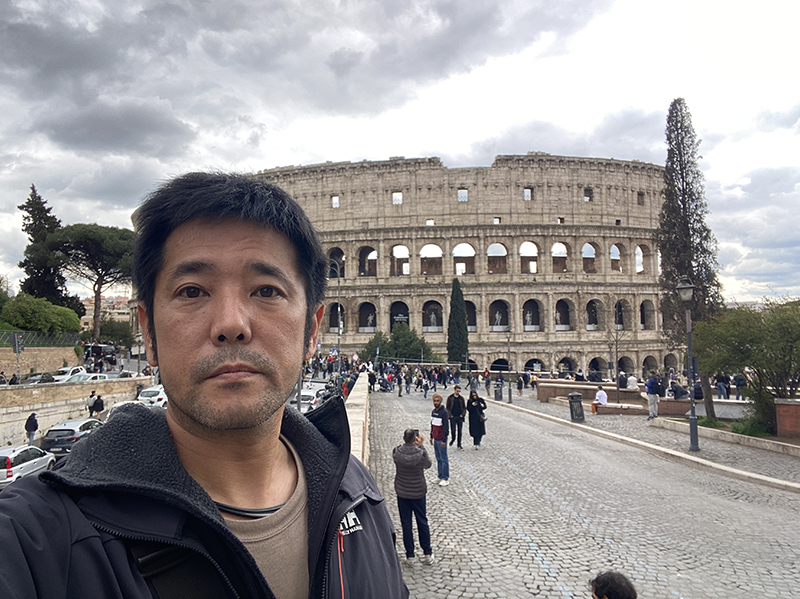 季緑園の職人とコロッセオ